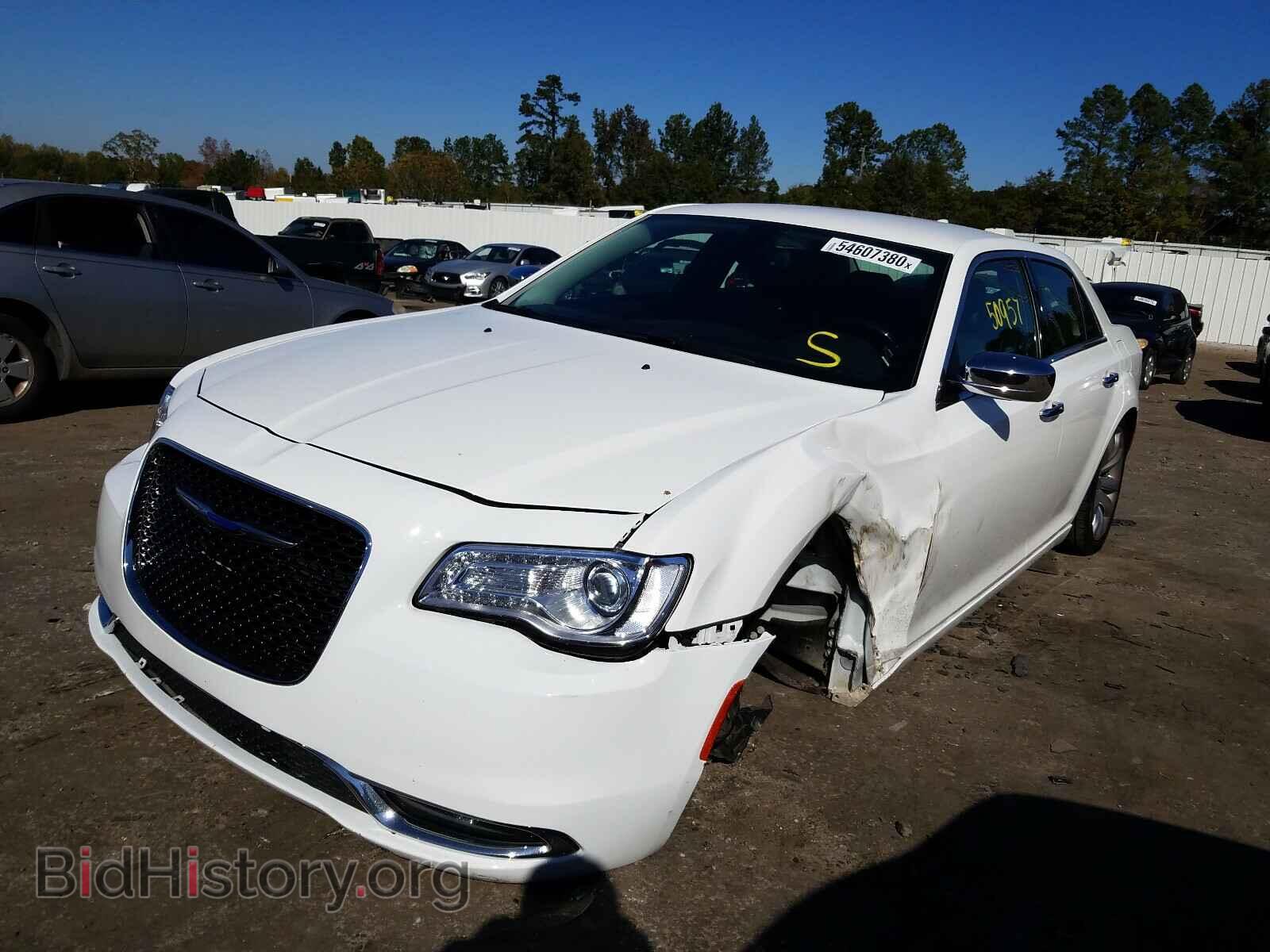2019 CHRYSLER 300 - VIN: 2C3CCAEG8KH528064 - Фото 2