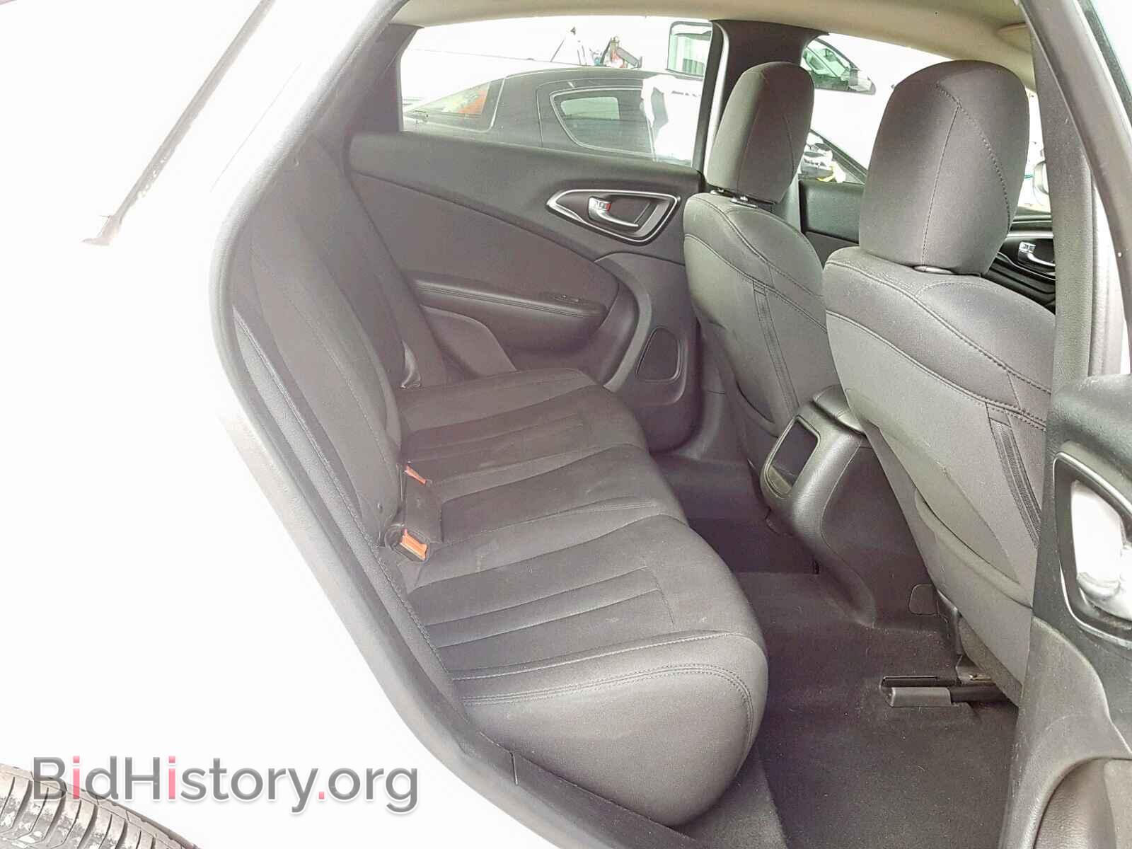 2016 CHRYSLER 200 - VIN: 1C3CCCABXGN105975 - Photo 6