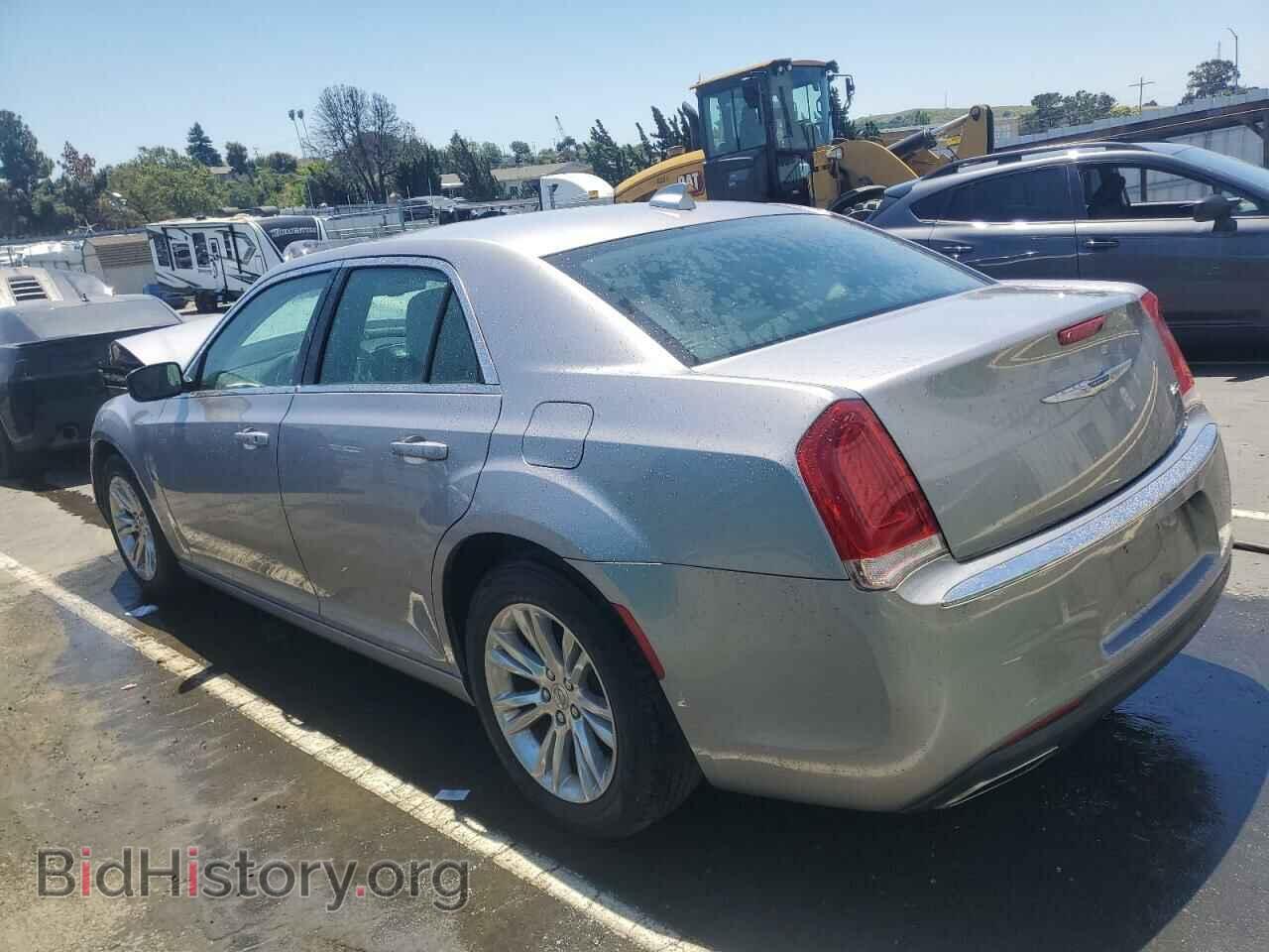 2017 CHRYSLER 300 - VIN: 2C3CCAAG4HH599535 - Фото 2
