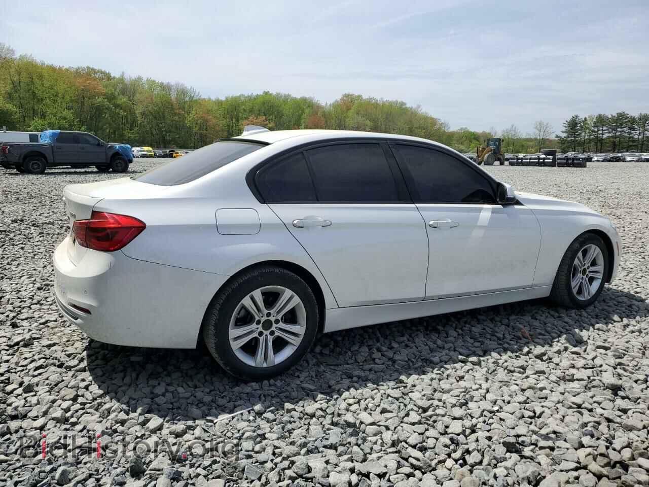 2016 BMW 3 SERIES - VIN: WBA8E3G57GNU00476 - Фото 3