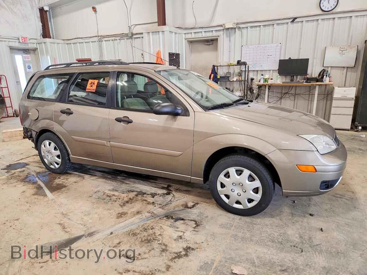 2005 FORD FOCUS - VIN: 1FAFP36N25W282811 - Photo 4