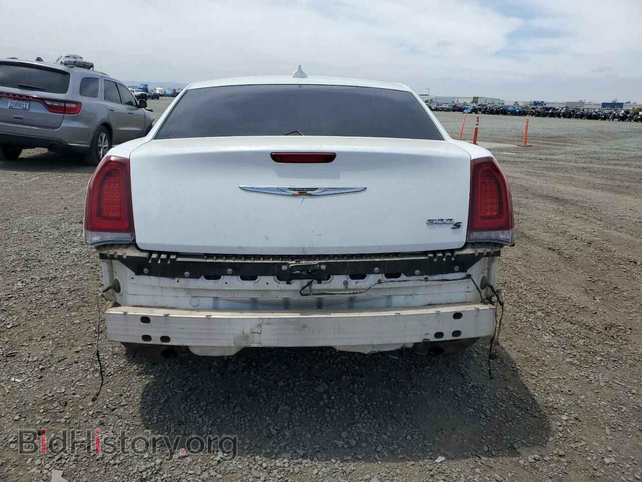 2019 CHRYSLER 300 - VIN: 2C3CCABG5KH697835 - Фото 6