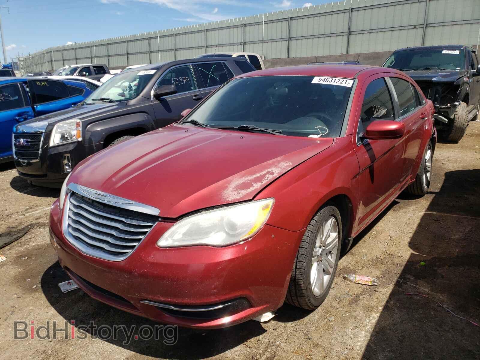2013 CHRYSLER 200 - VIN: 1C3CCBAB7DN704953 - Фото 2