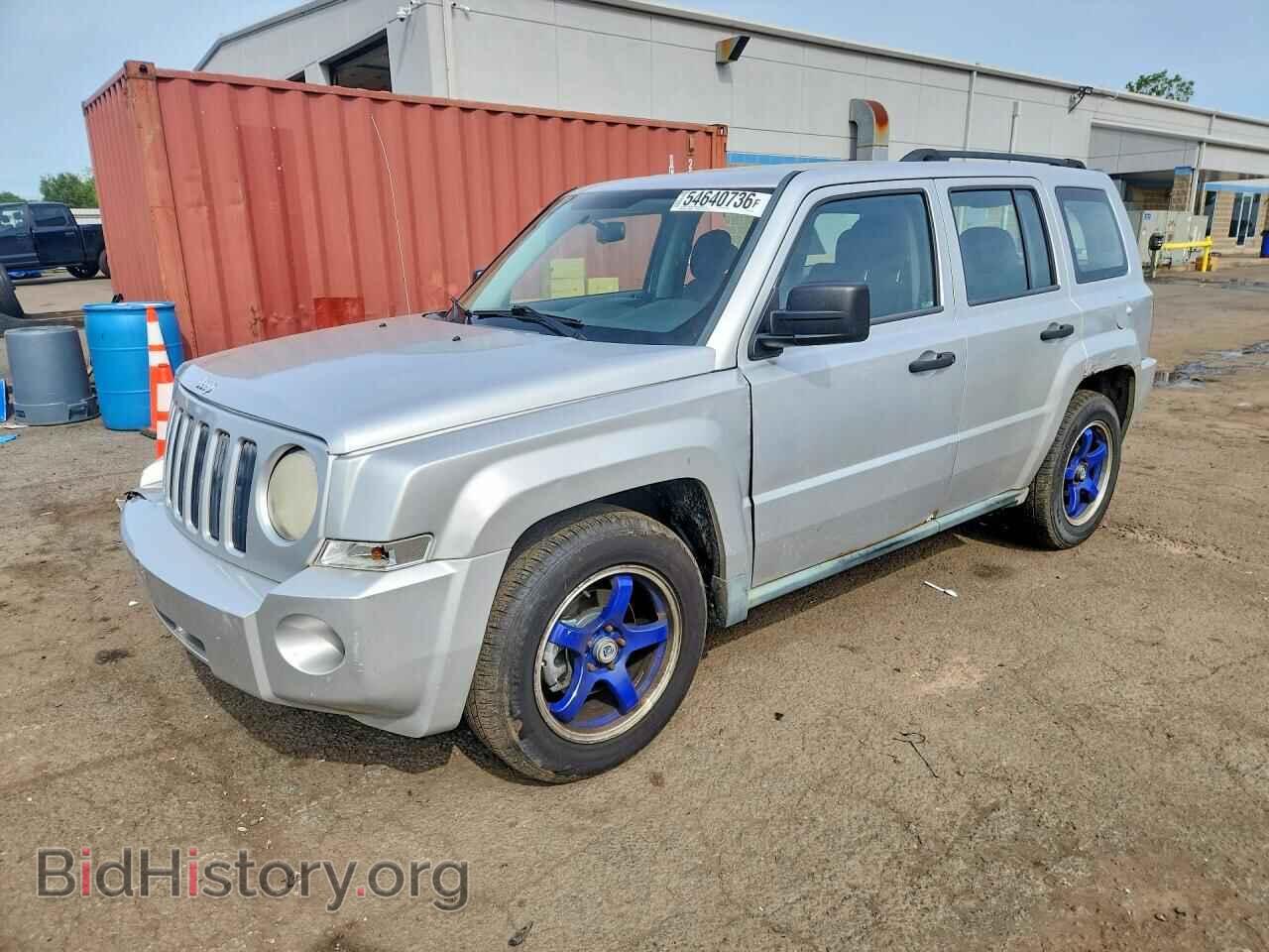 Фотография 1J4NF2GB4AD556307 - JEEP PATRIOT 2010