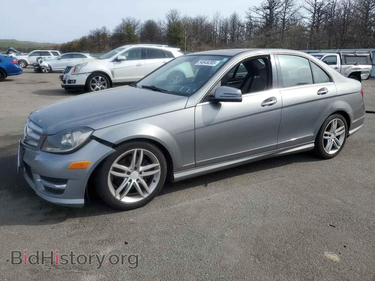 Photo WDDGF8BB2CA604776 - MERCEDES-BENZ C-CLASS 2012