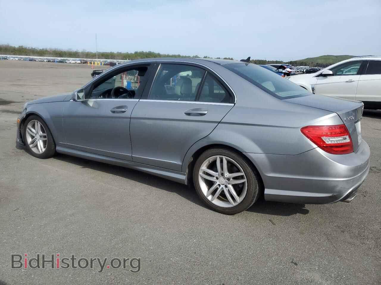 2012 MERCEDES-BENZ C-CLASS - VIN: WDDGF8BB2CA604776 - Фото 2