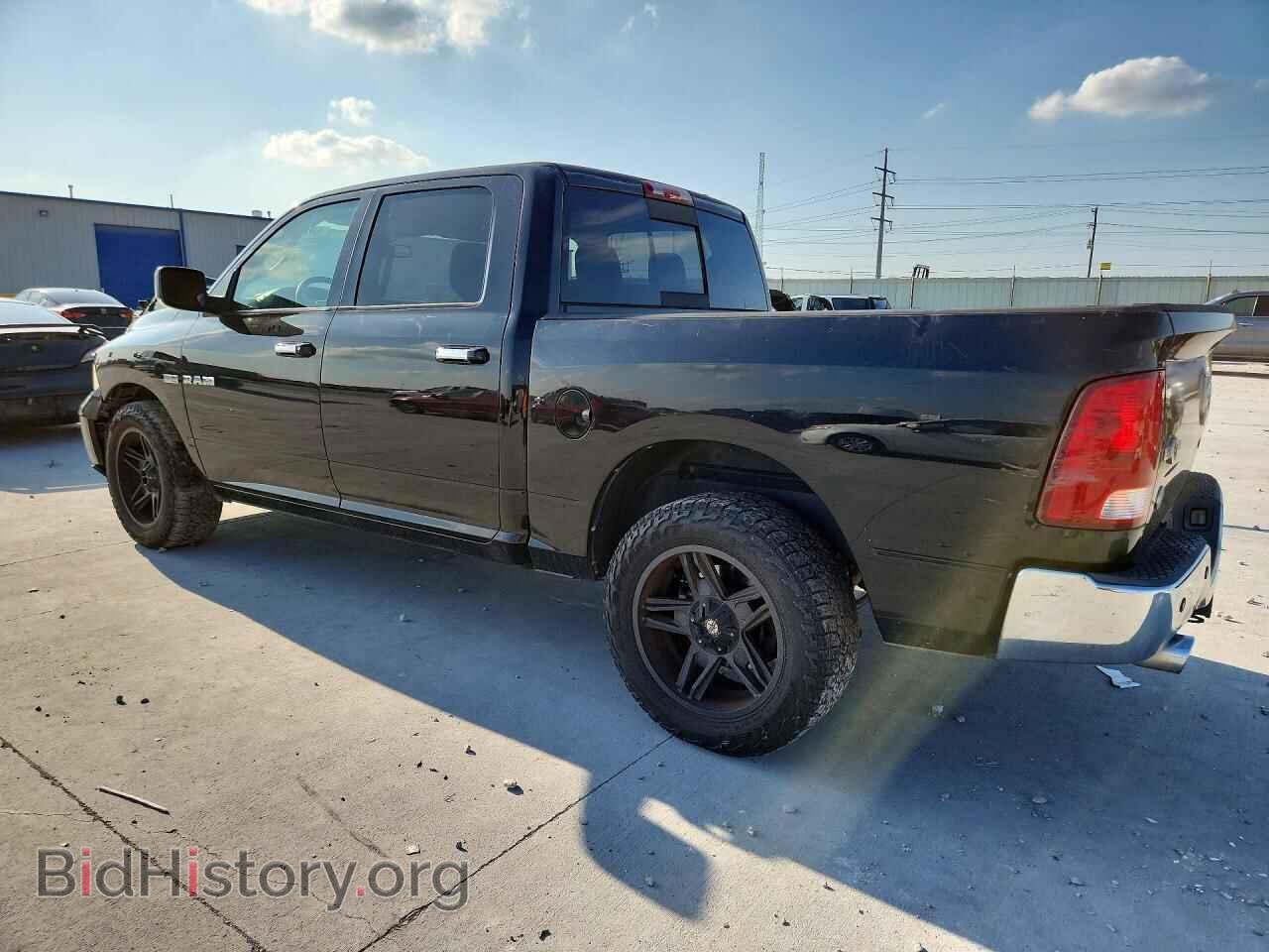 2010 DODGE RAM 1500 - VIN: 1D7RB1CT2AS203805 - Фото 2