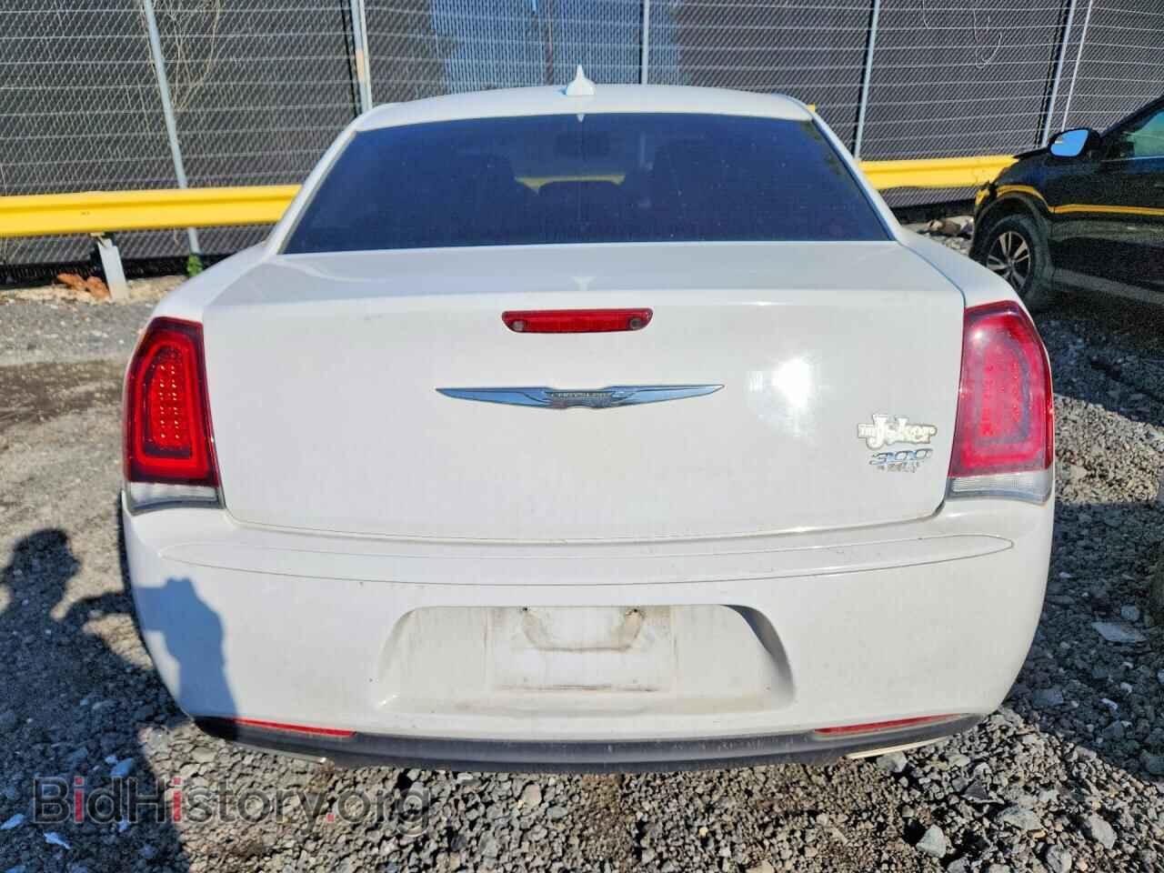 2019 CHRYSLER 300 - VIN: 2C3CCAAG8KH700888 - Фото 6