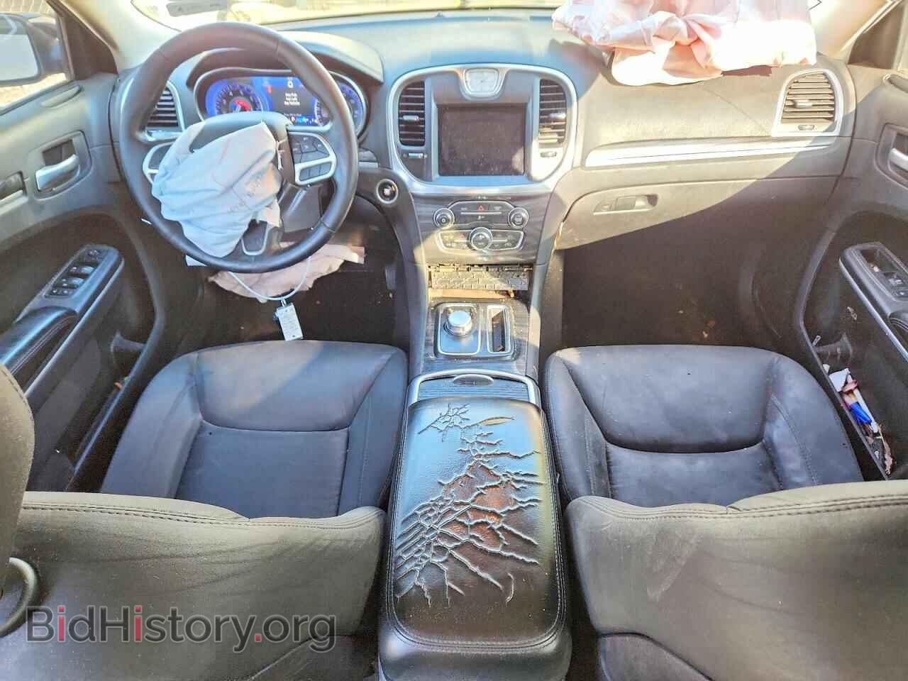 2019 CHRYSLER 300 - VIN: 2C3CCAAG8KH700888 - Фото 8