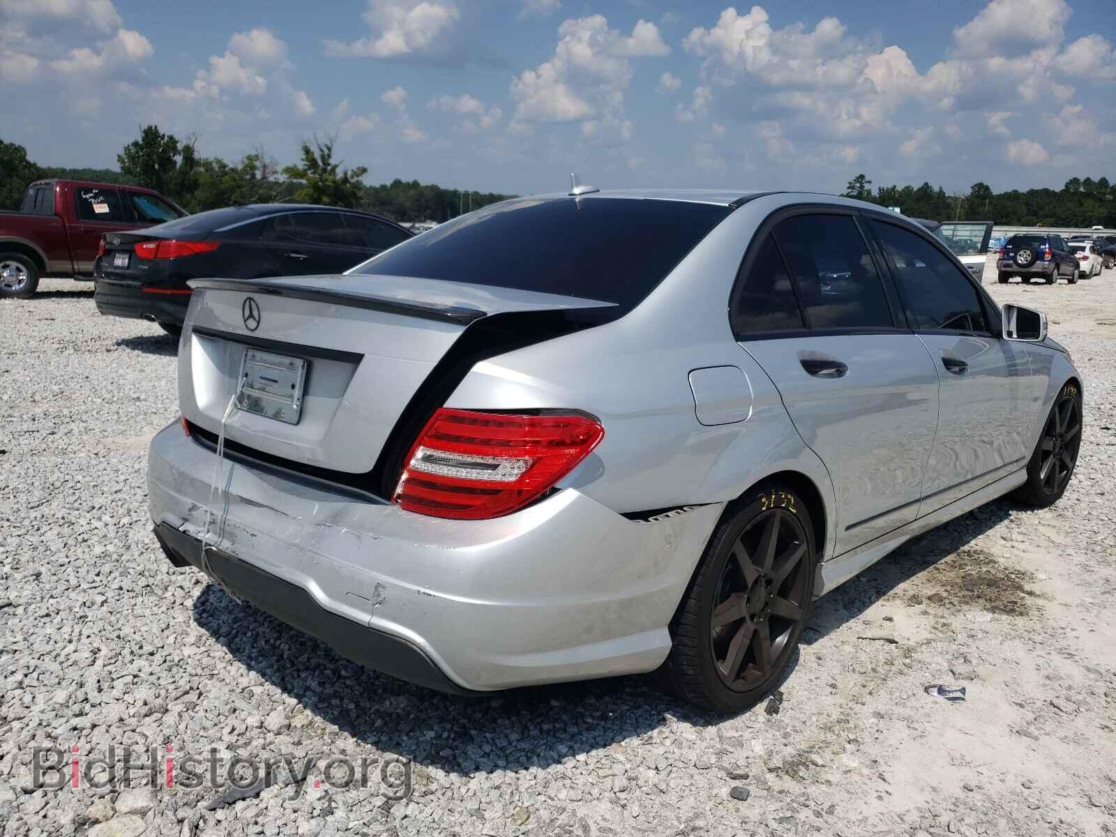 2012 MERCEDES-BENZ C-CLASS - VIN: WDDGF4HB9CA628170 - Фото 4
