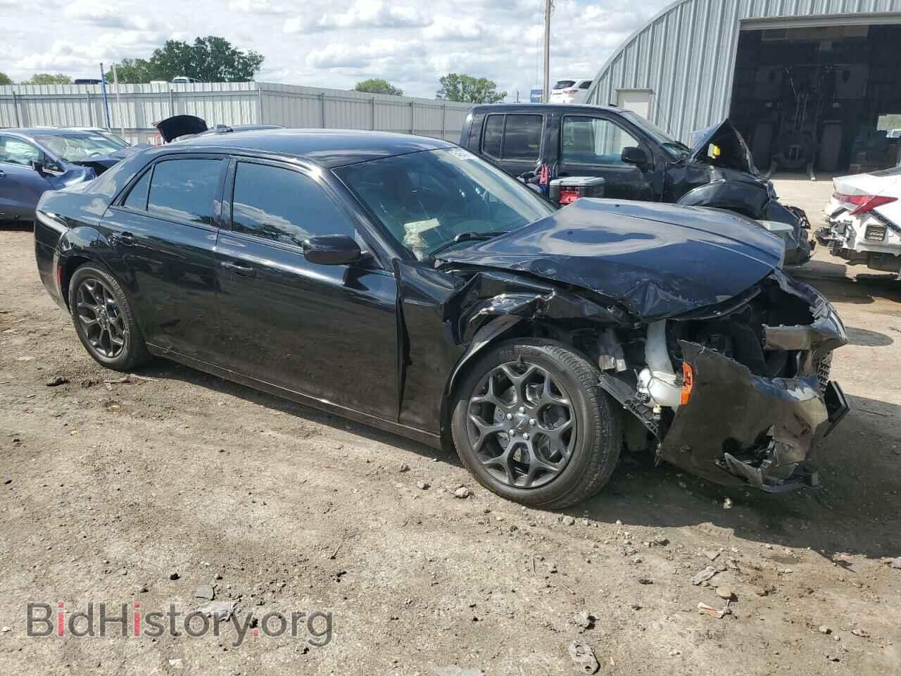 2019 CHRYSLER 300 - VIN: 2C3CCAGG8KH698471 - Фото 4
