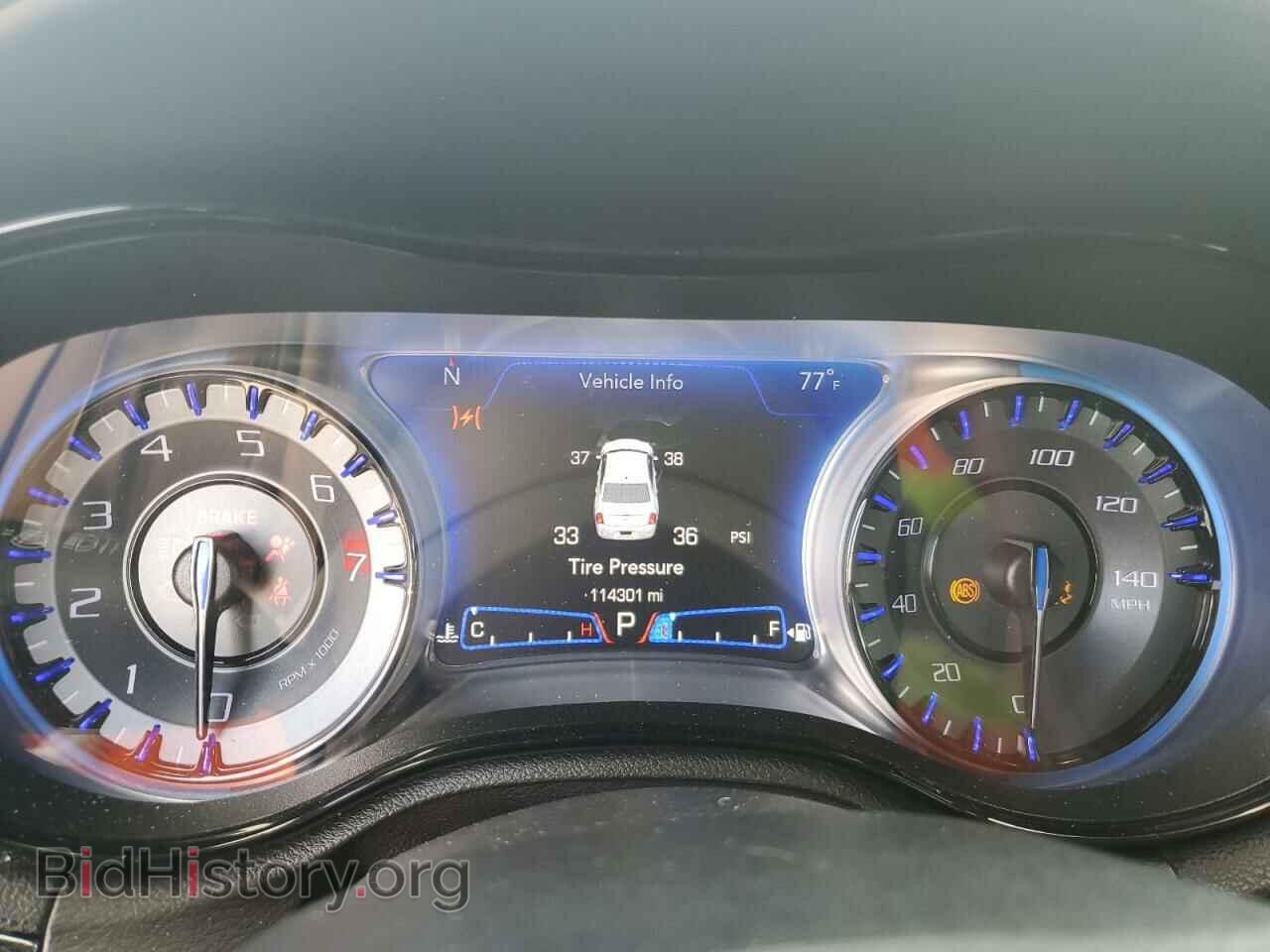 2019 CHRYSLER 300 - VIN: 2C3CCAGG8KH698471 - Фото 9