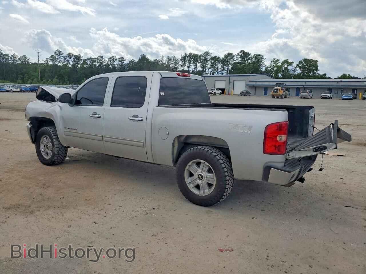 2011 CHEVROLET SILVERADO - VIN: 3GCPKSE34BG363228 - Фото 2