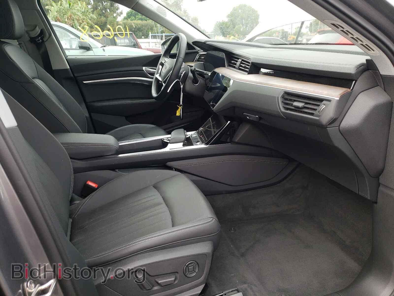 2019 AUDI E-TRON - VIN: WA1LAAGE9KB024381 - Photo 5