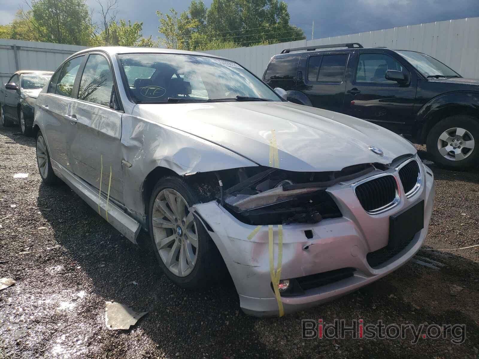 Photo WBAPK7C57BA819705 - BMW 3 SERIES 2011