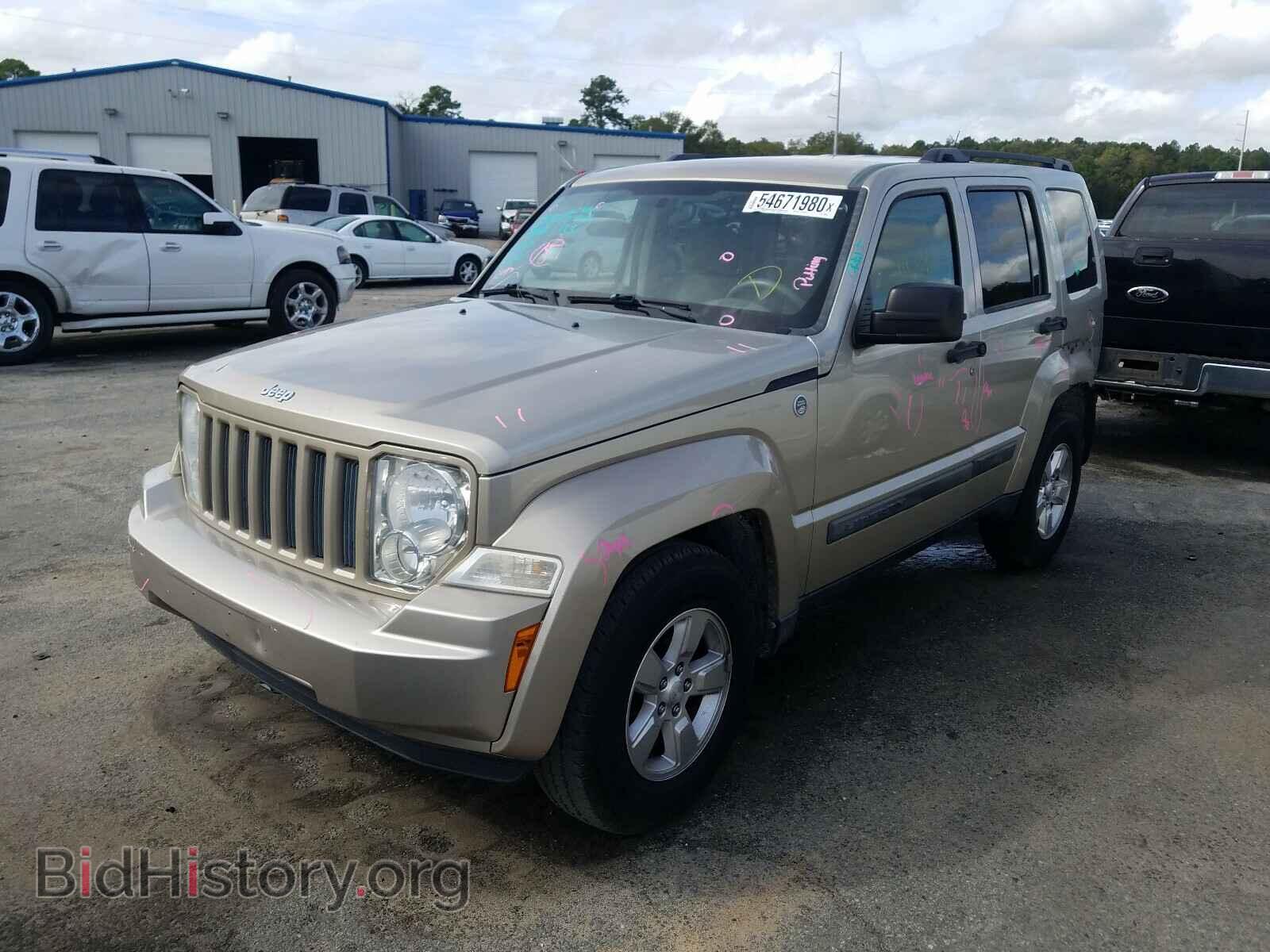 2011 JEEP LIBERTY - VIN: 1J4PN2GK2BW588559 - Фото 2