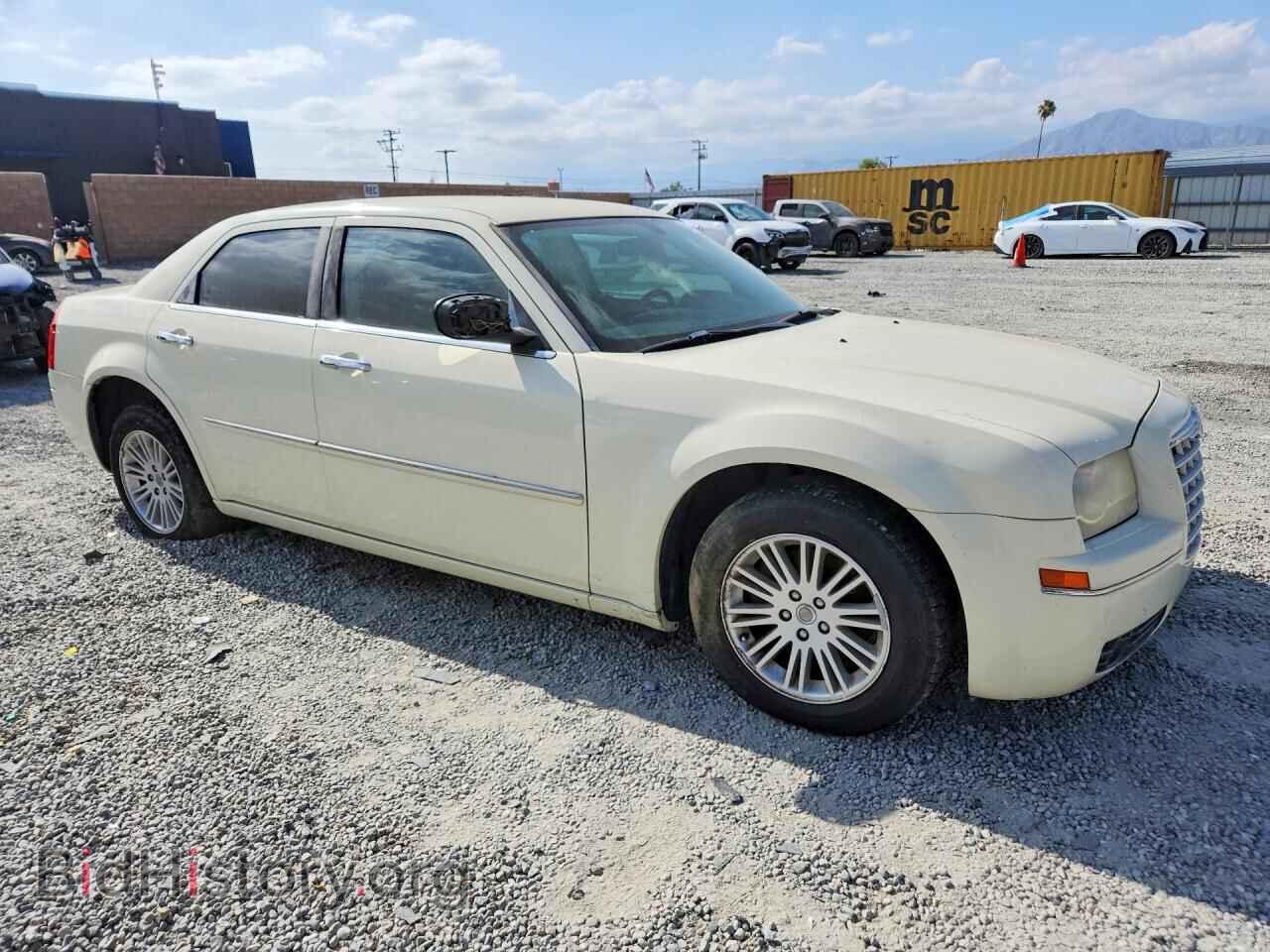 2010 CHRYSLER 300 - VIN: 2C3CA5CV3AH325841 - Photo 4