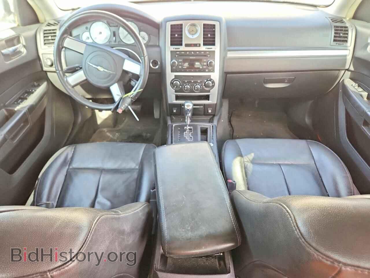 2010 CHRYSLER 300 - VIN: 2C3CA5CV3AH325841 - Photo 8