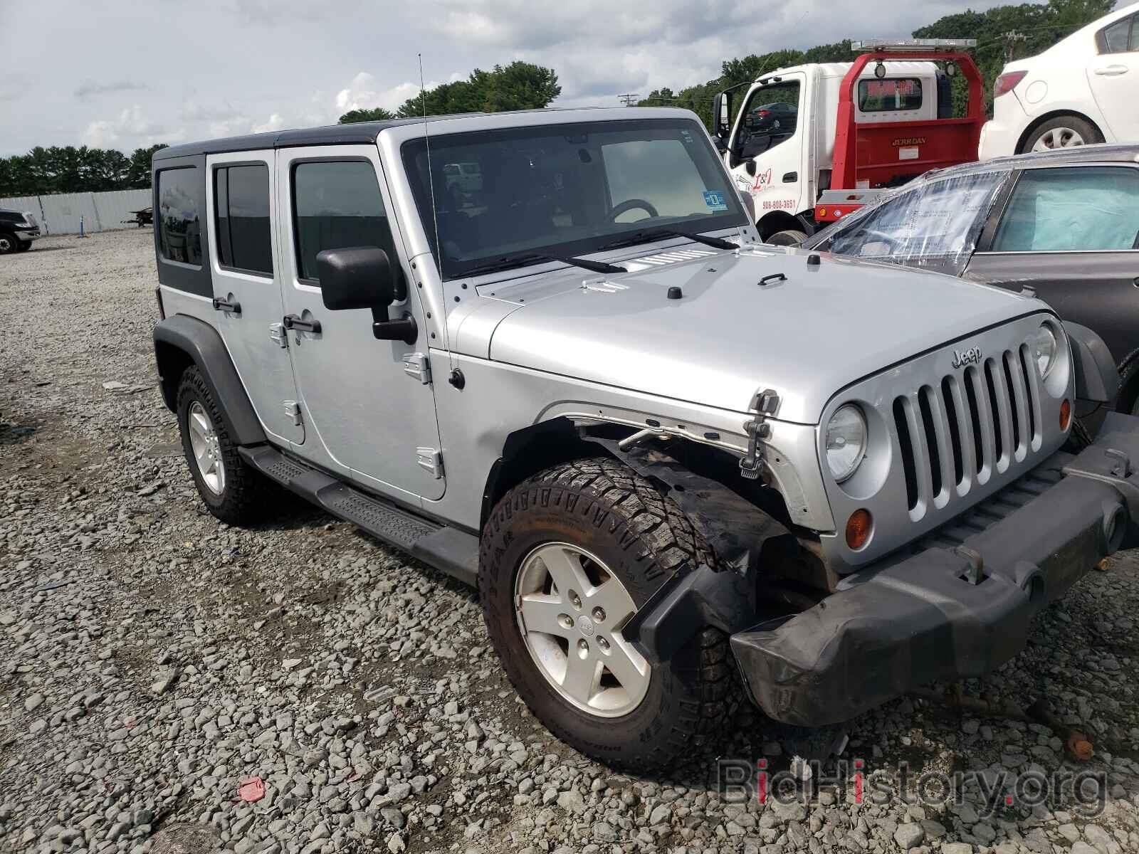 Photo 1J4BA3H15BL504723 - JEEP WRANGLER 2011