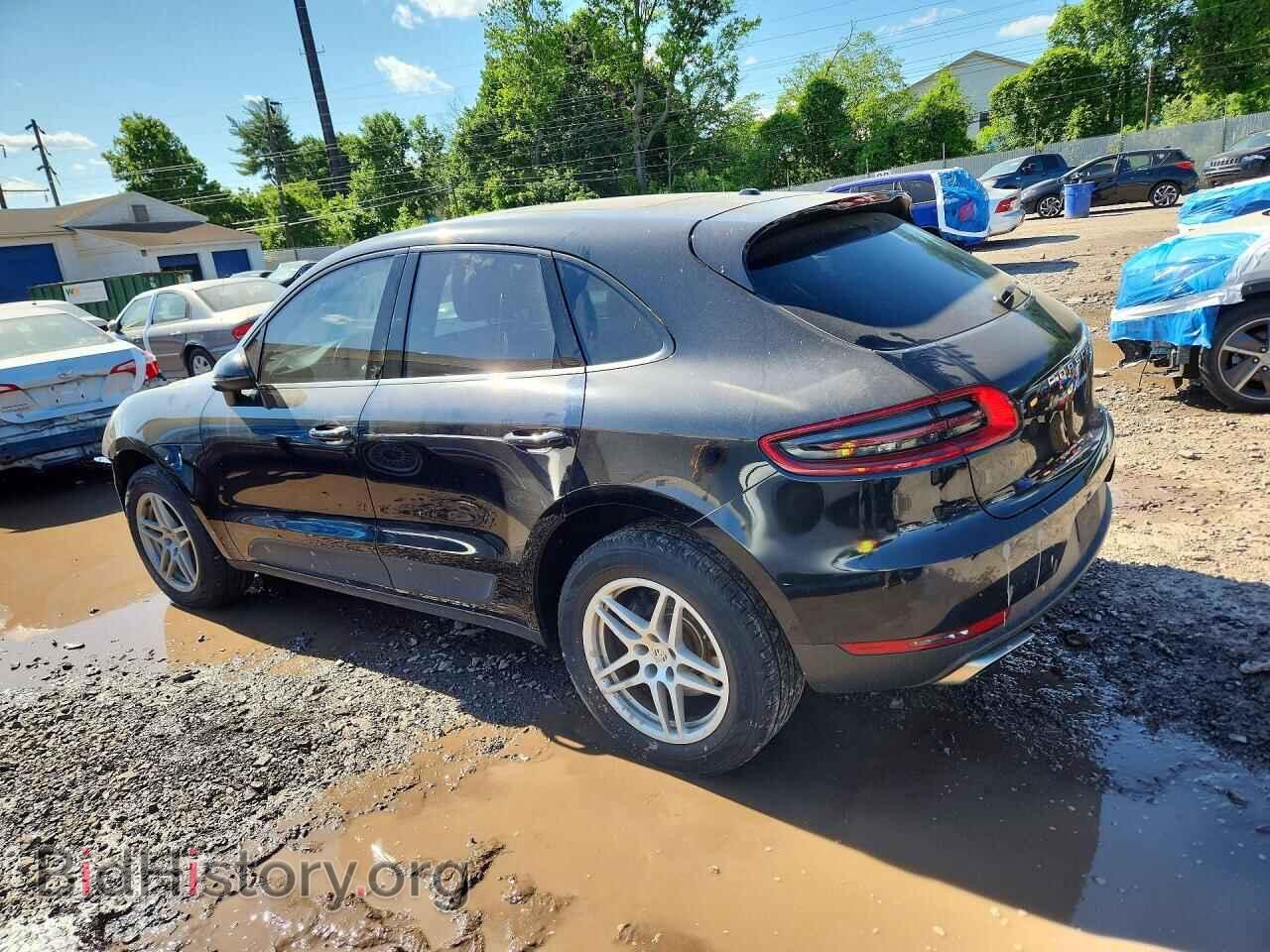 2017 PORSCHE MACAN - VIN: WP1AA2A50HLB02916 - Photo 2