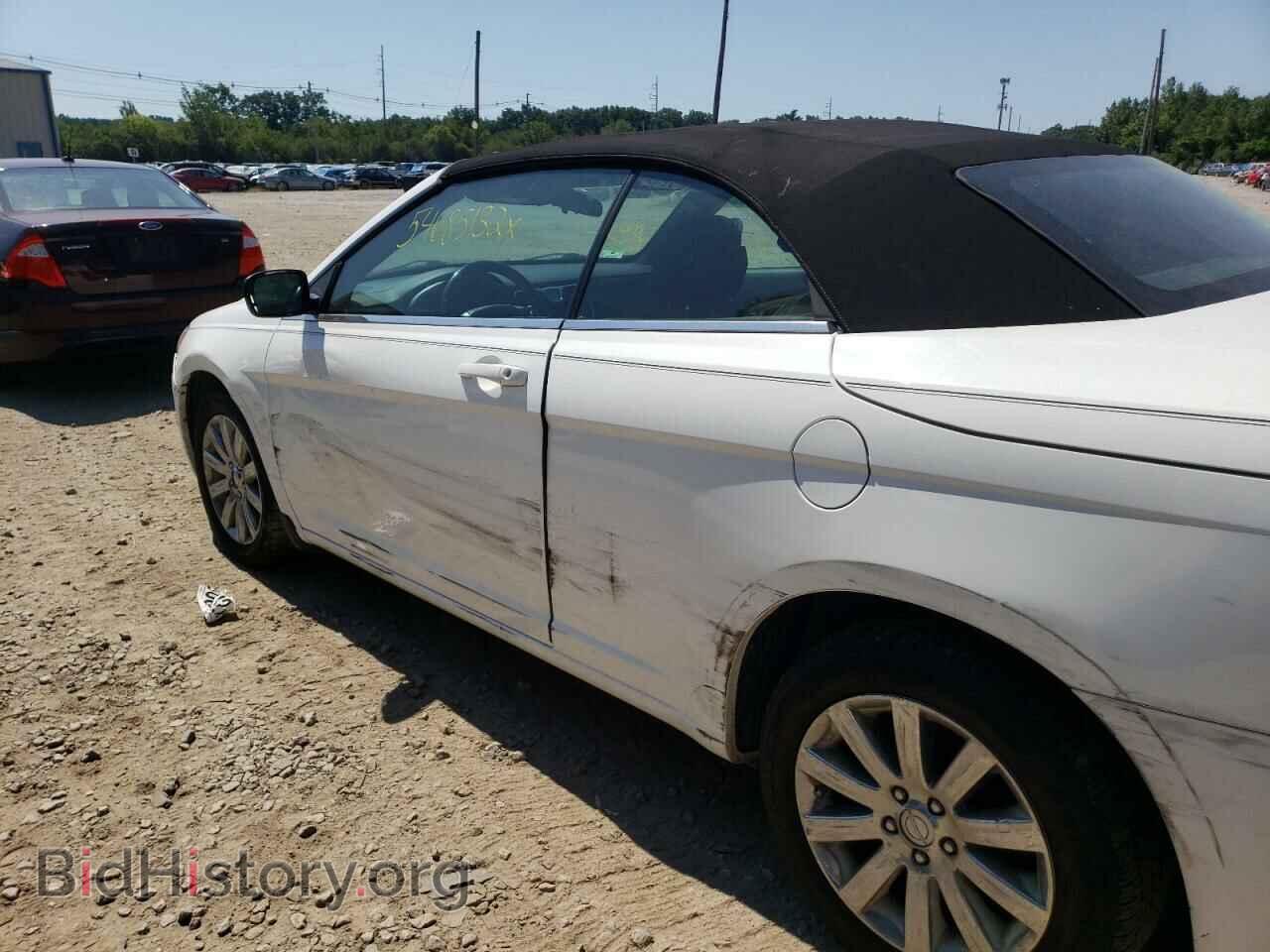 2011 CHRYSLER 200 - VIN: 1C3BC2EB6BN586185 - Фото 9