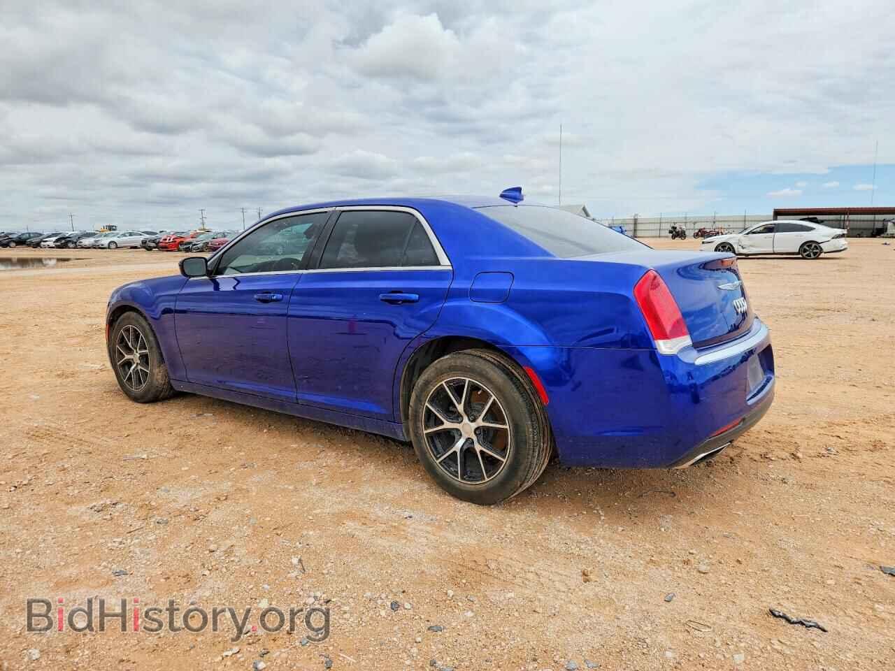 2020 CHRYSLER 300 - VIN: 2C3CCAAG1LH189560 - Фото 2