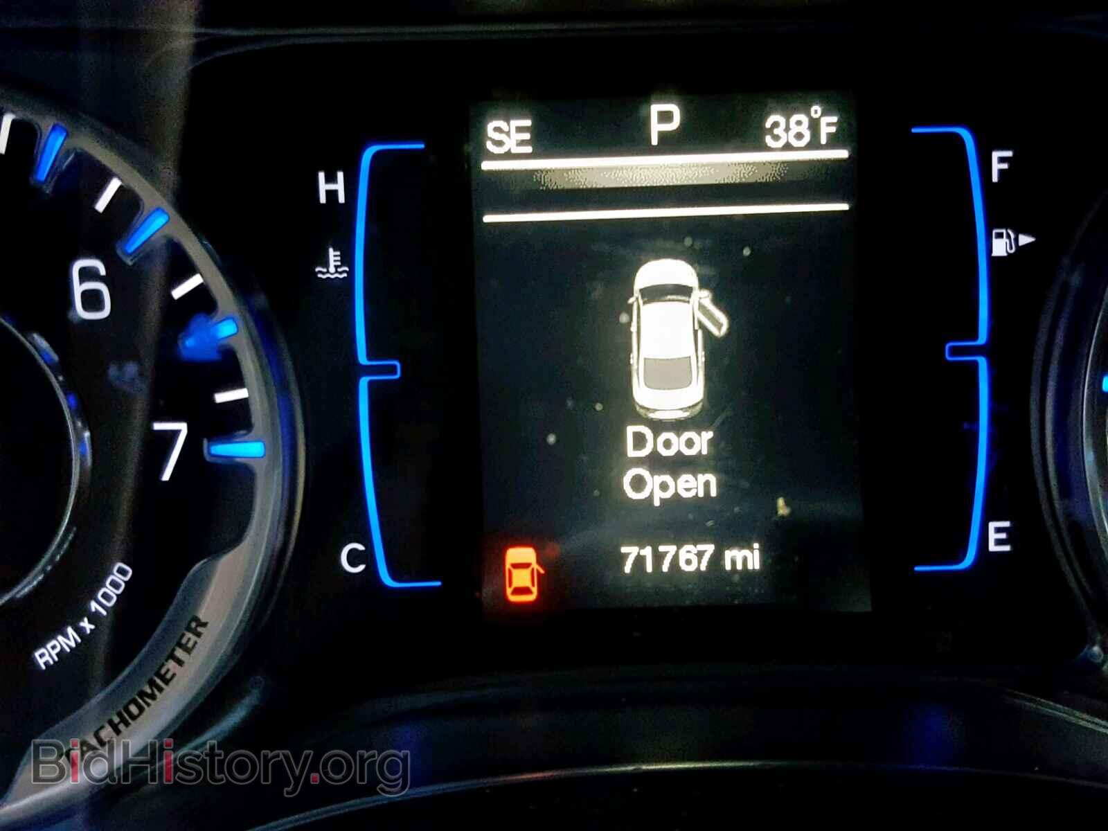 2015 CHRYSLER 200 - VIN: 1C3CCCABXFN533284 - Photo 8