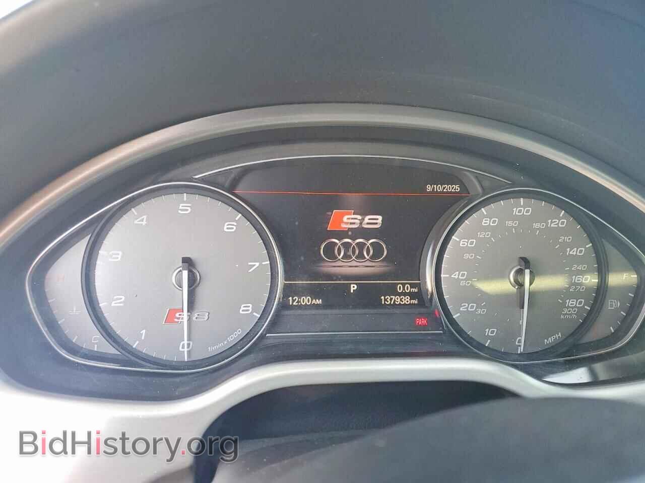 2014 AUDI S8 - VIN: WAUD2AFD4EN002417 - Фото 9
