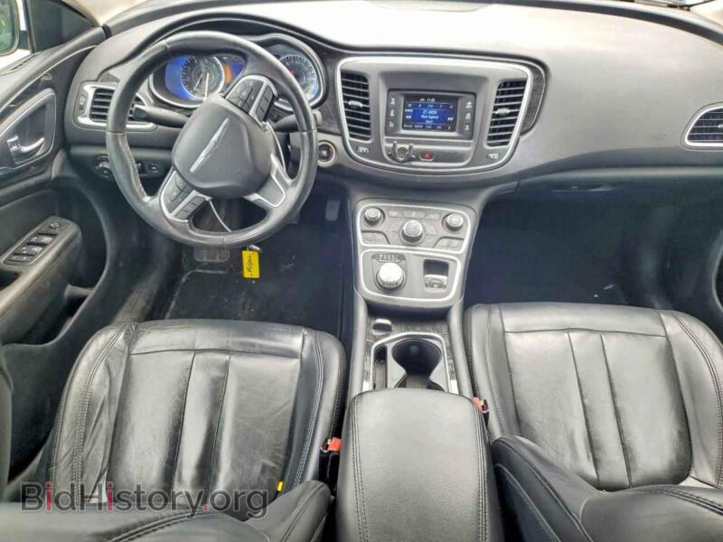 2015 Chrysler 200 (VIN 1C3CCCCBXFN565925) — photo 8 of 12