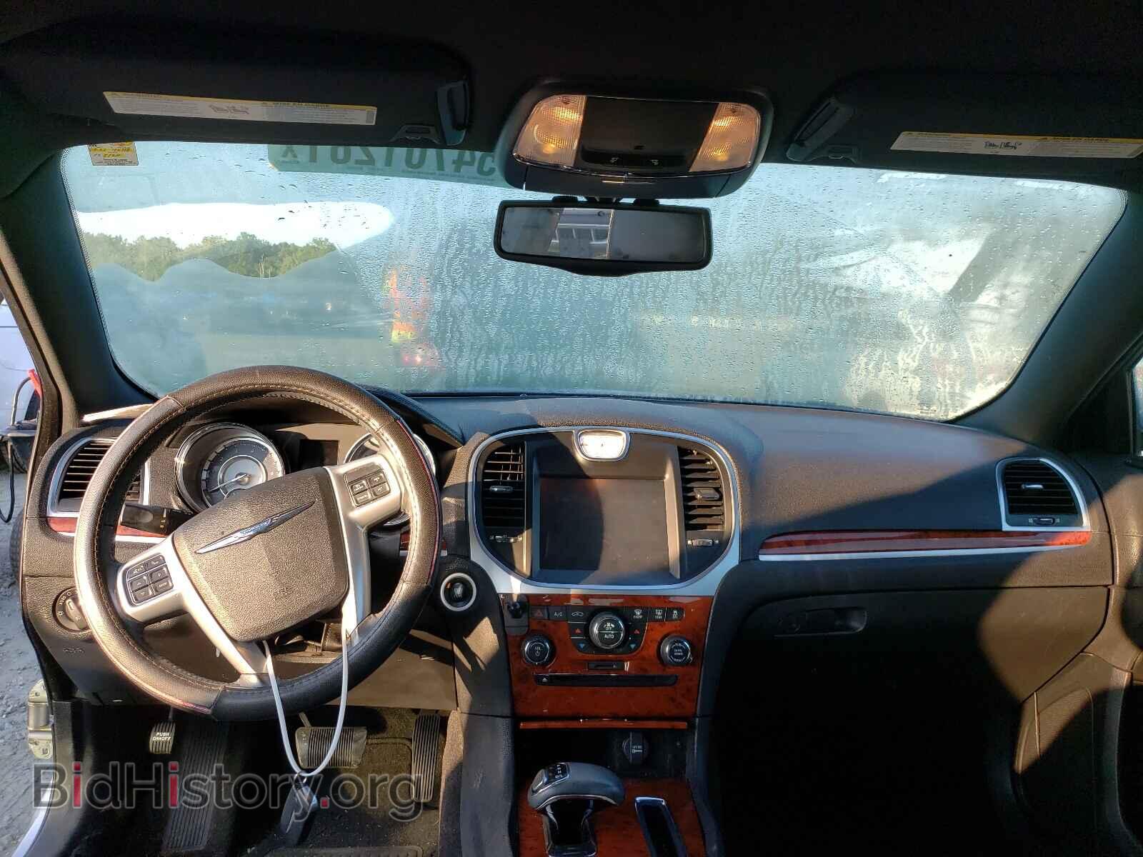 2013 CHRYSLER 300 - VIN: 2C3CCAAG3DH738967 - Фото 10