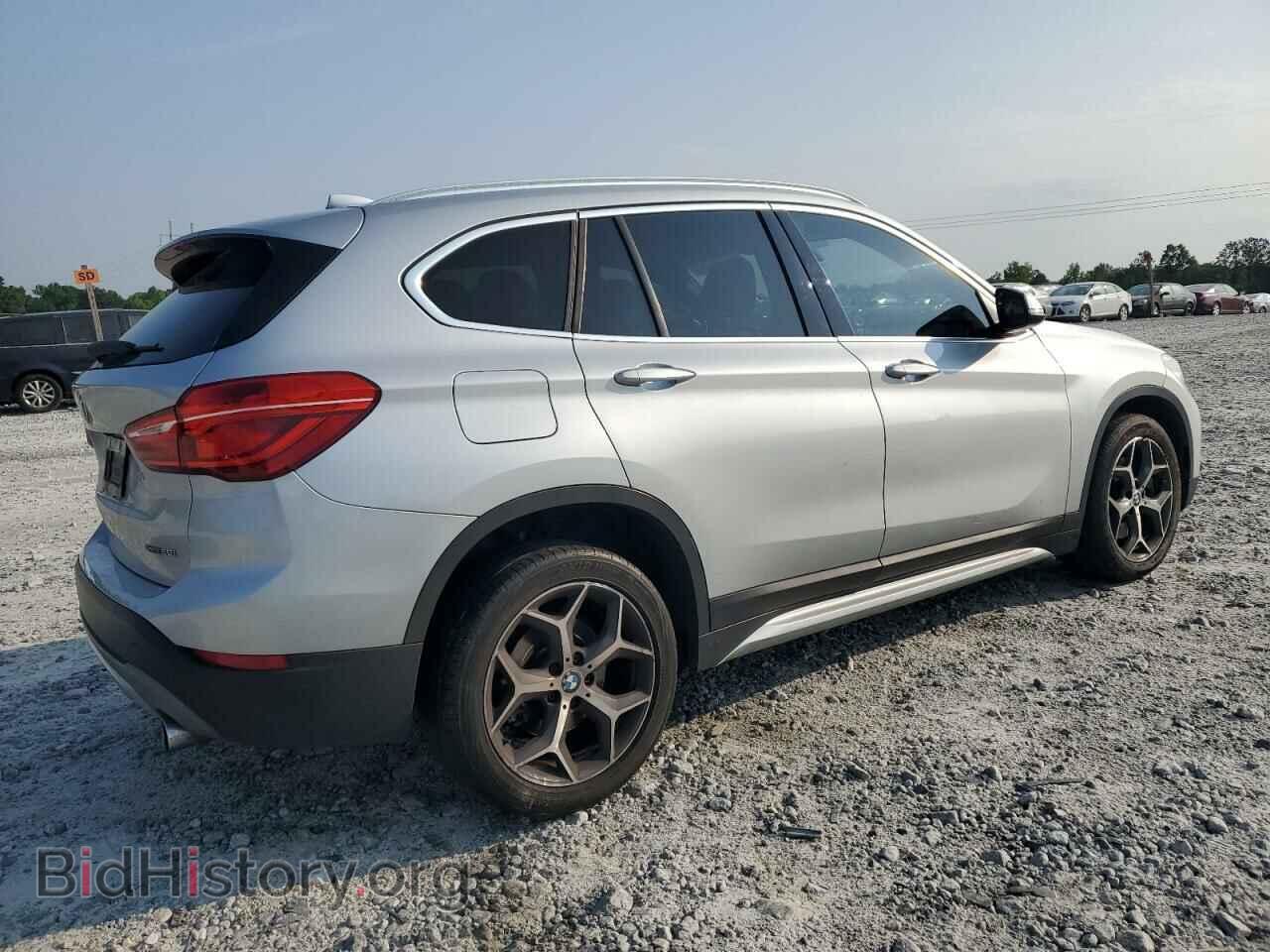 2018 BMW X1 - VIN: WBXHU7C33J3F04585 - Фото 3