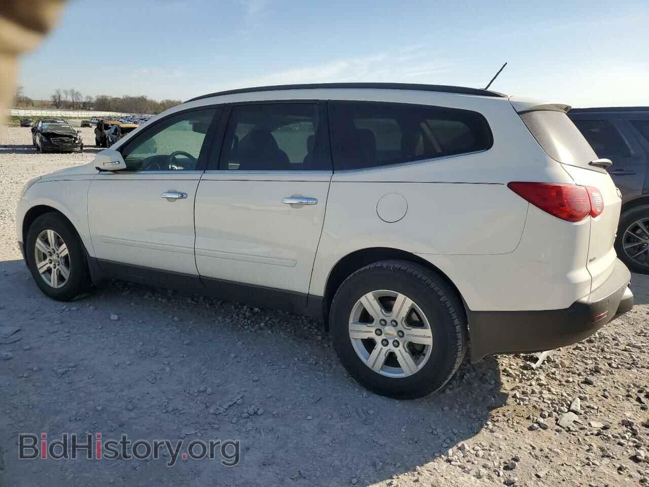 2012 CHEVROLET TRAVERSE - VIN: 1GNKVJED1CJ103686 - Фото 2