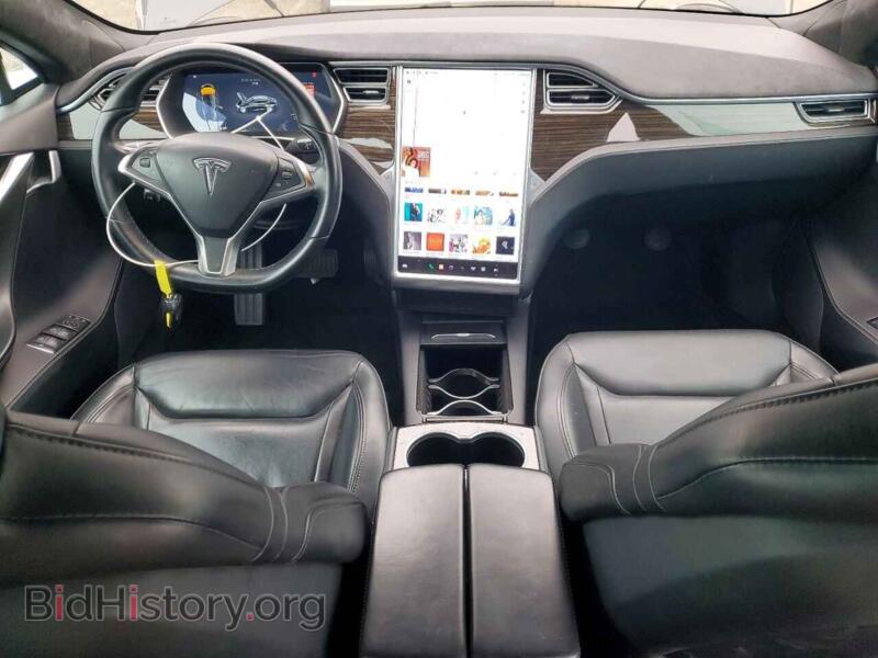 2016 Tesla MODEL S (VIN 5YJSA1E10GF145354) — фото 8 из 12