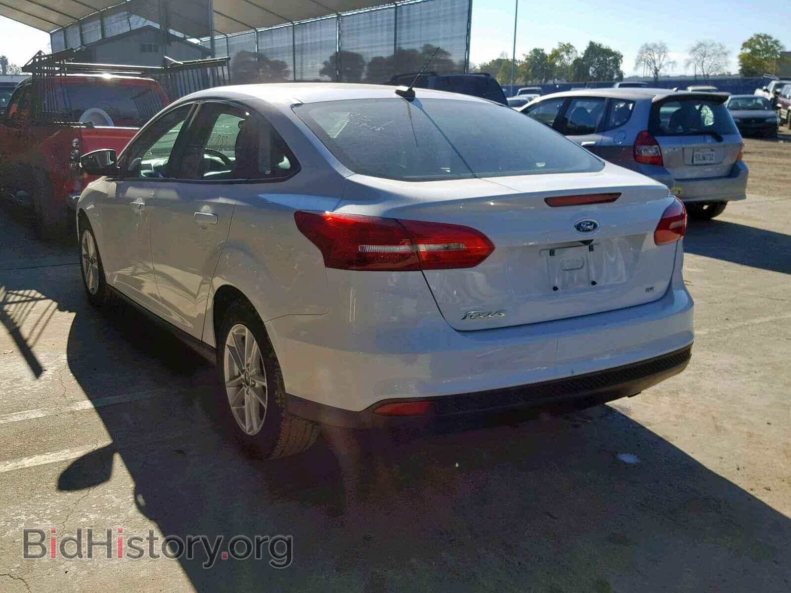 2017 FORD FOCUS SE - VIN: 1FADP3F2XHL304346 - Фото 3