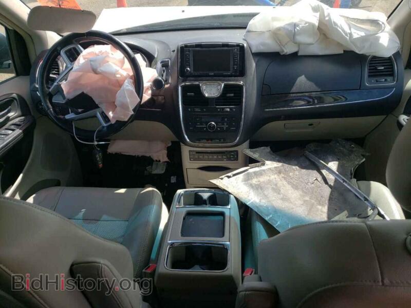 2011 Chrysler MINIVAN (VIN 2A4RR8DG2BR758430) — photo 8 of 13
