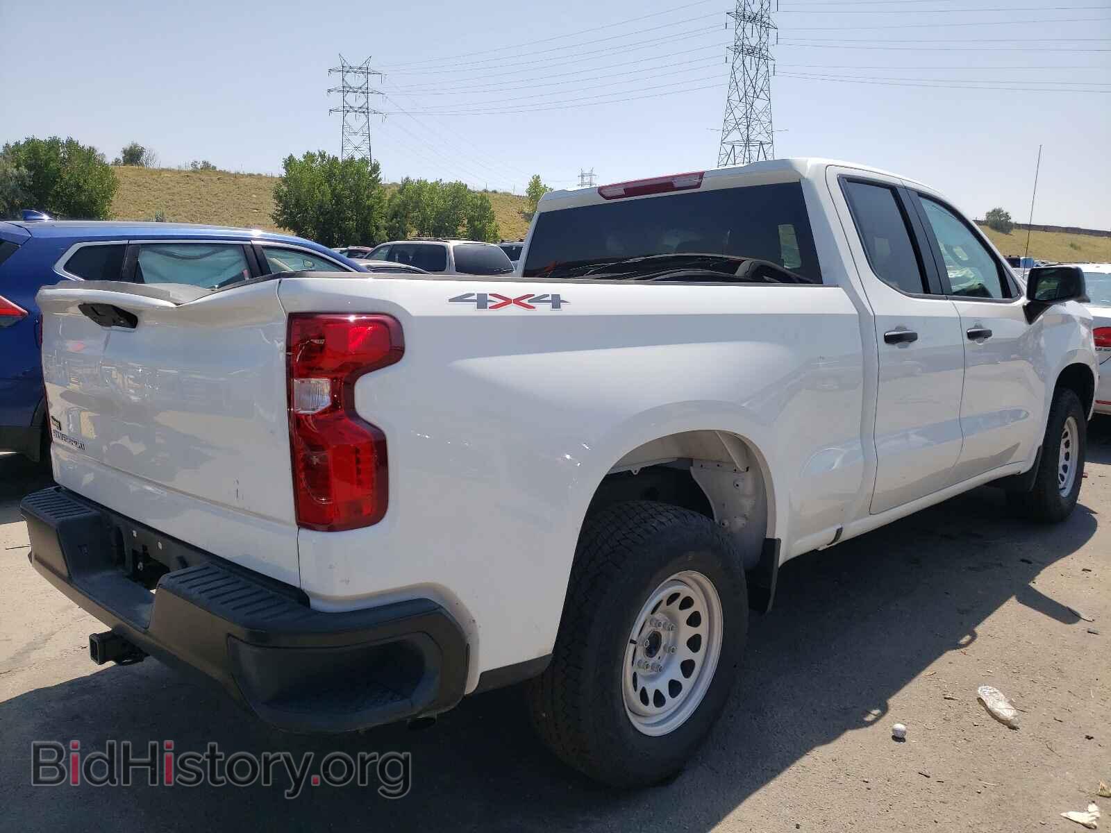 2020 CHEVROLET SILVERADO - VIN: 1GCRYAEF6LZ321902 - Фото 4