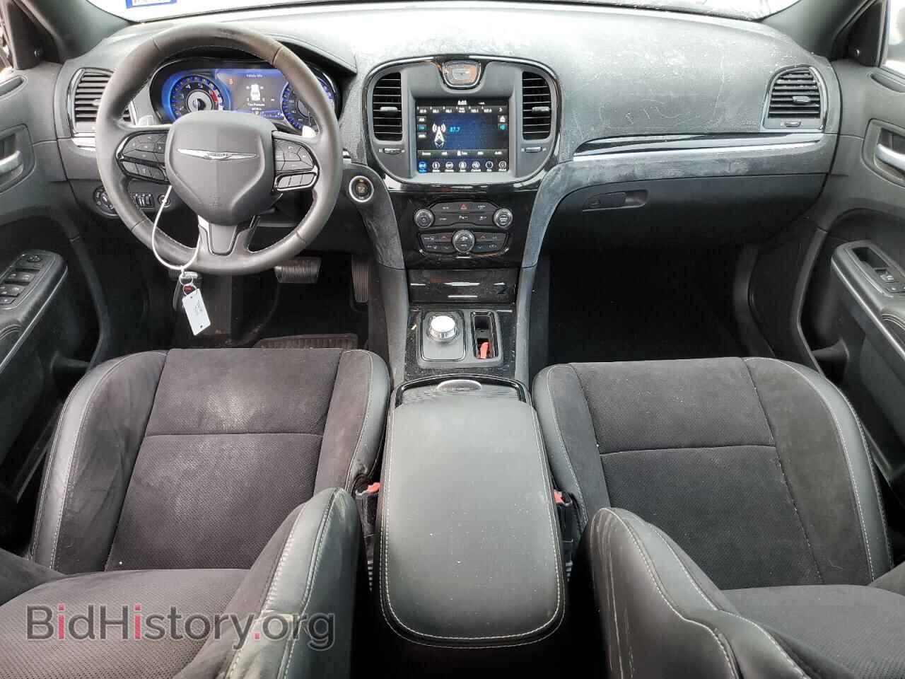 2019 CHRYSLER 300 - VIN: 2C3CCABT5KH556163 - Photo 8