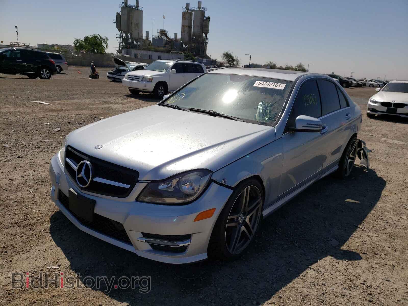 2013 MERCEDES-BENZ C-CLASS - VIN: WDDGF8AB0DR247795 - Фото 2