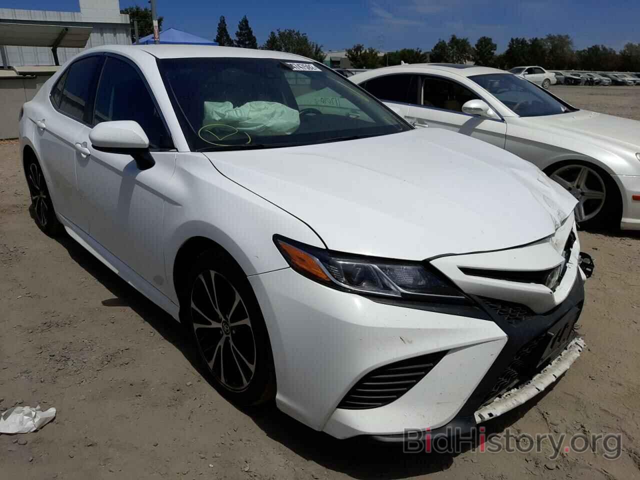 Photo 4T1B11HK8JU526156 - TOYOTA CAMRY 2018