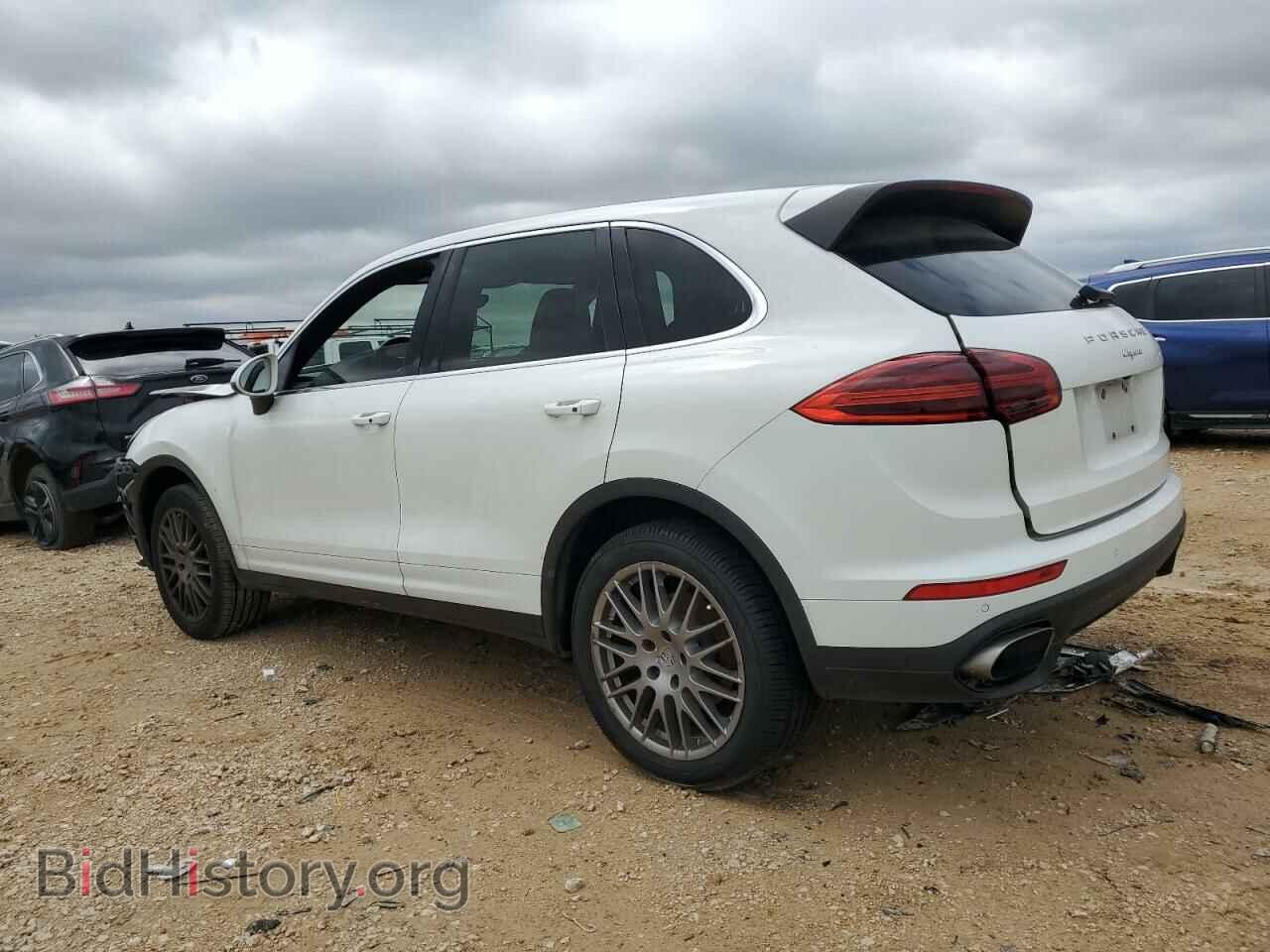 2016 PORSCHE CAYENNE - VIN: WP1AA2A27GLA10688 - Photo 2
