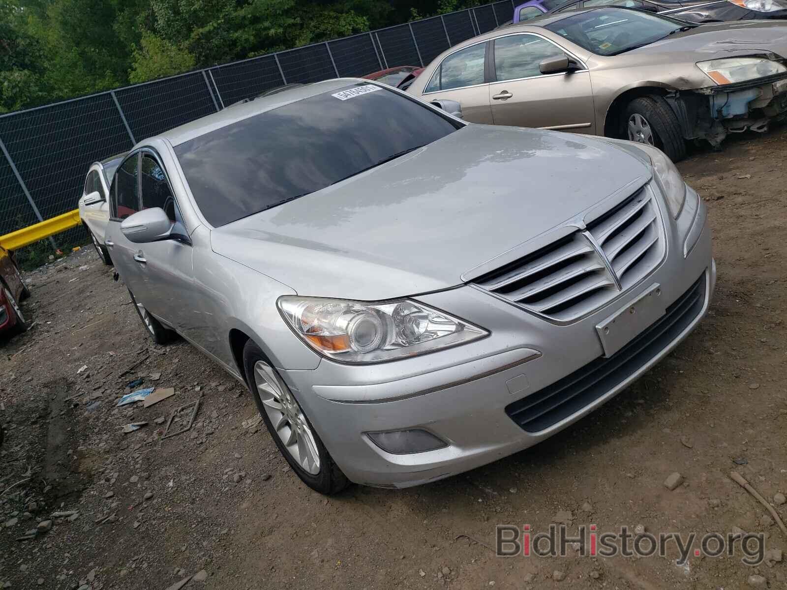 Photo KMHGC4DE4BU137131 - HYUNDAI GENESIS 2011