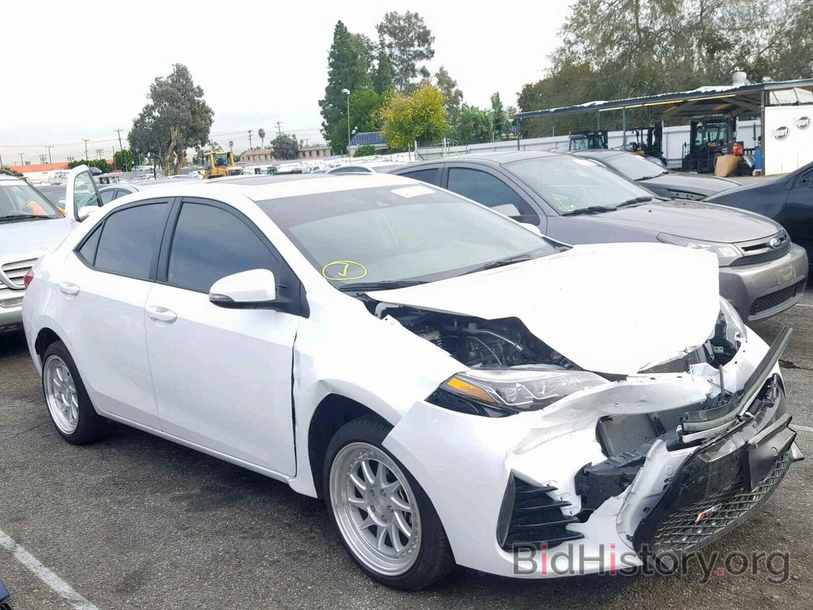 Photo 5YFBURHE2JP744949 - TOYOTA COROLLA 2018