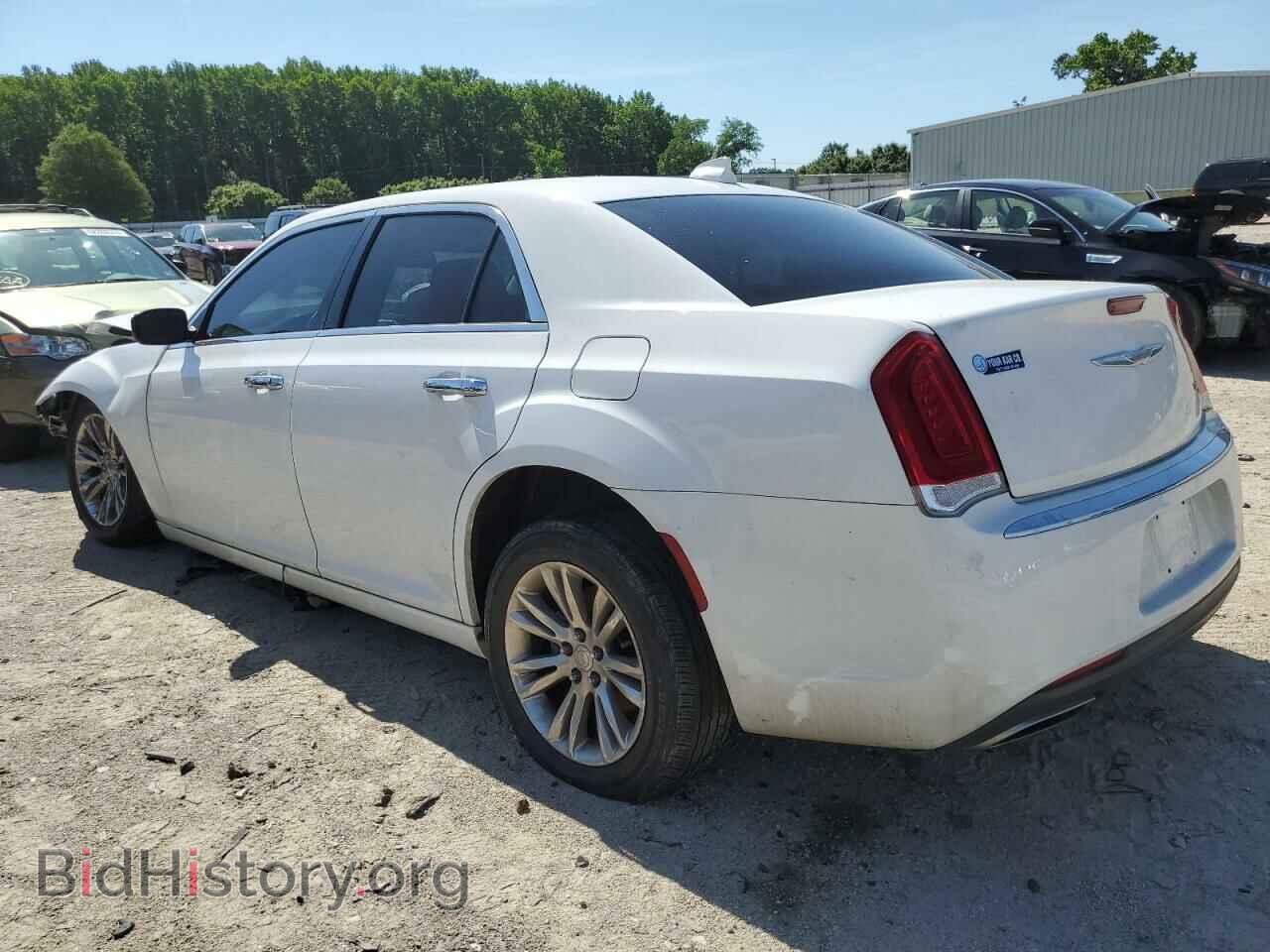 2017 CHRYSLER 300 - VIN: 2C3CCAET3HH668111 - Фото 2
