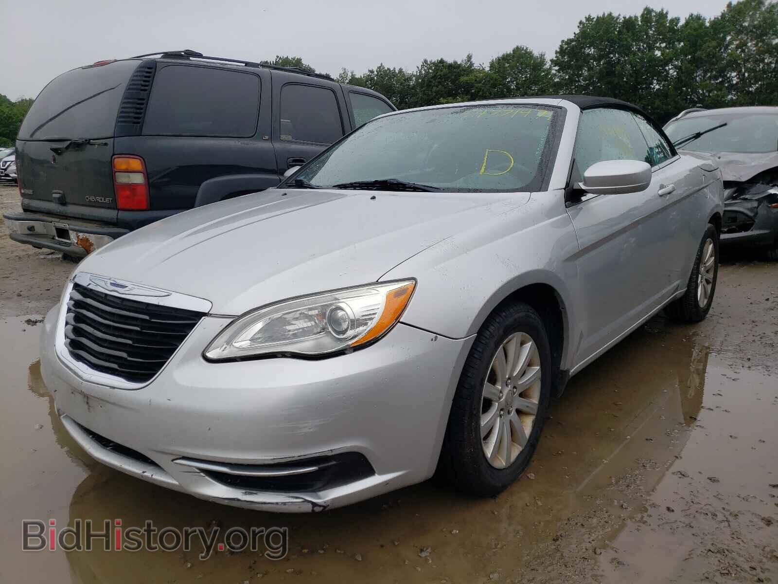 2011 CHRYSLER 200 - VIN: 1C3BC2EB3BN611270 - Фото 2