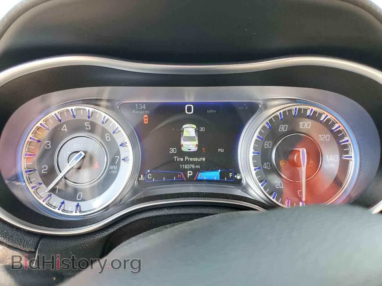 2017 CHRYSLER 300 - VIN: 2C3CCAEG1HH566454 - Фото 9