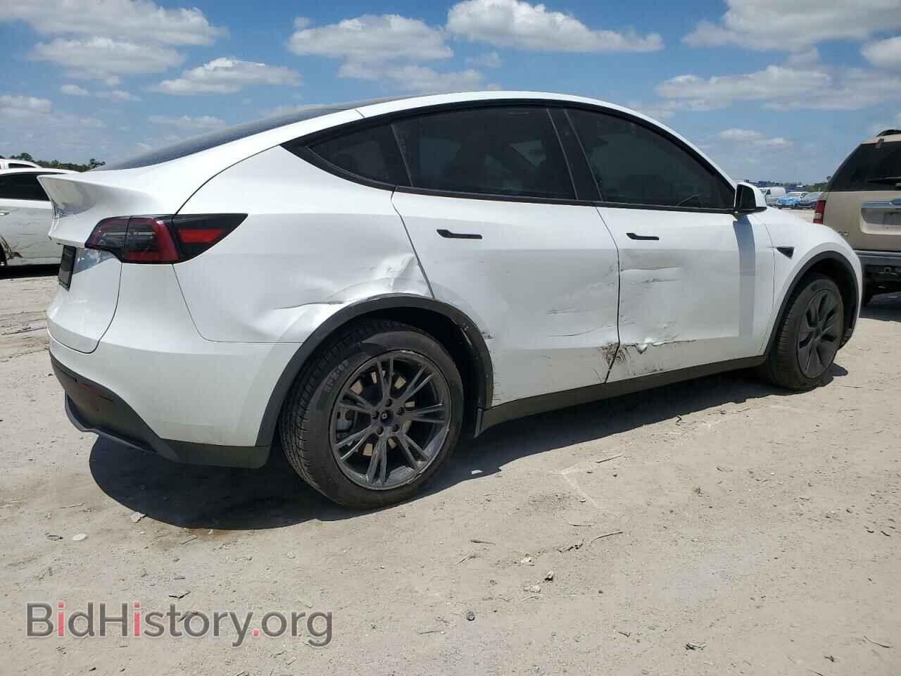 2024 TESLA MODEL Y - VIN: 7SAYGDED2RF164790 - Photo 3