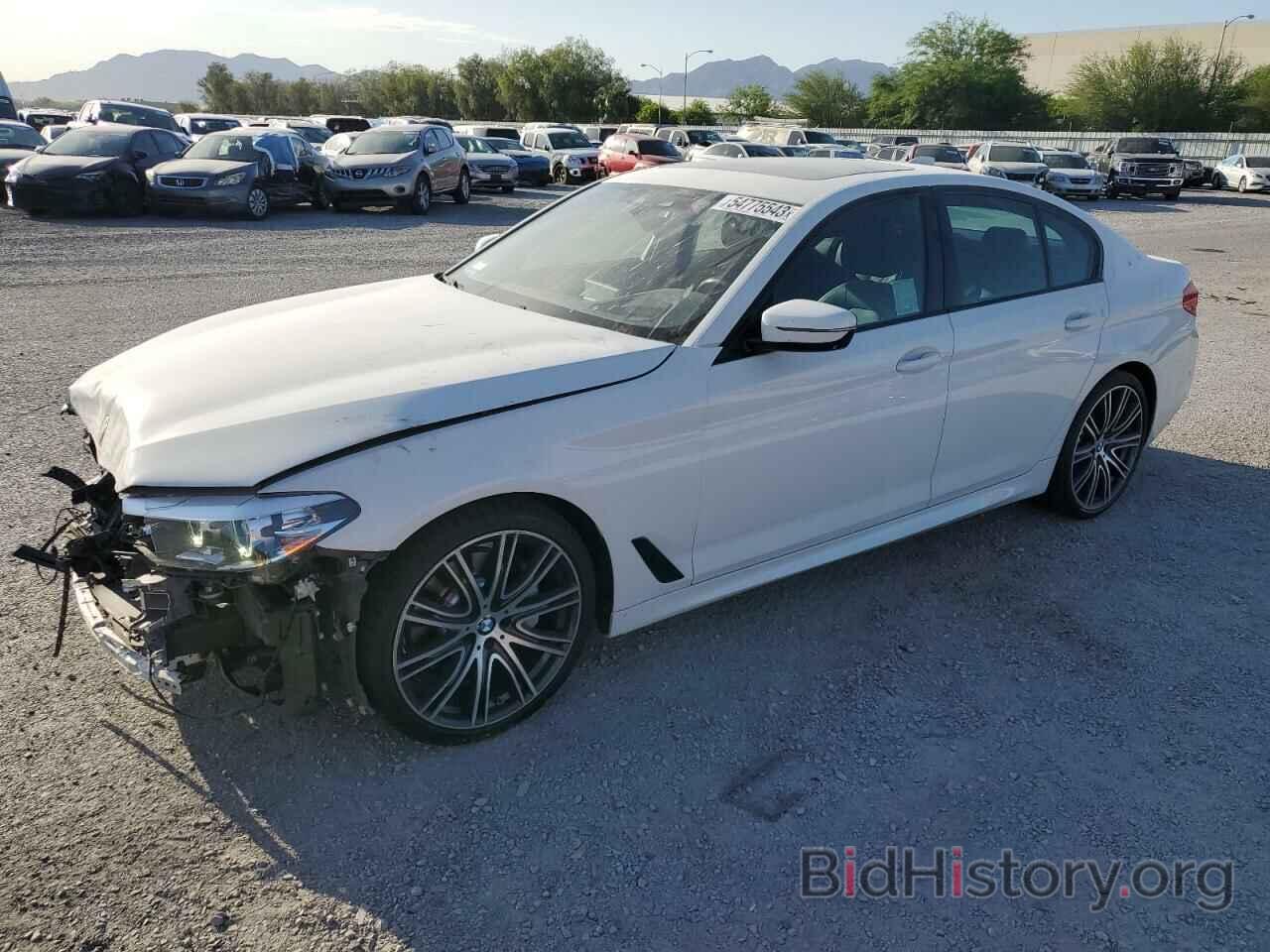 Photo WBAJE5C58KG919827 - BMW 5 SERIES 2019