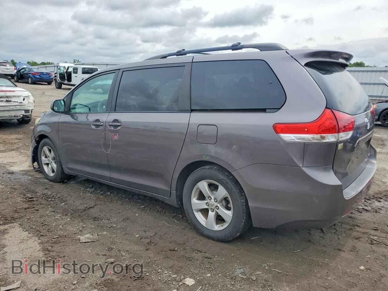 2011 TOYOTA SIENNA - VIN: 5TDKK3DC8BS171152 - Фото 2