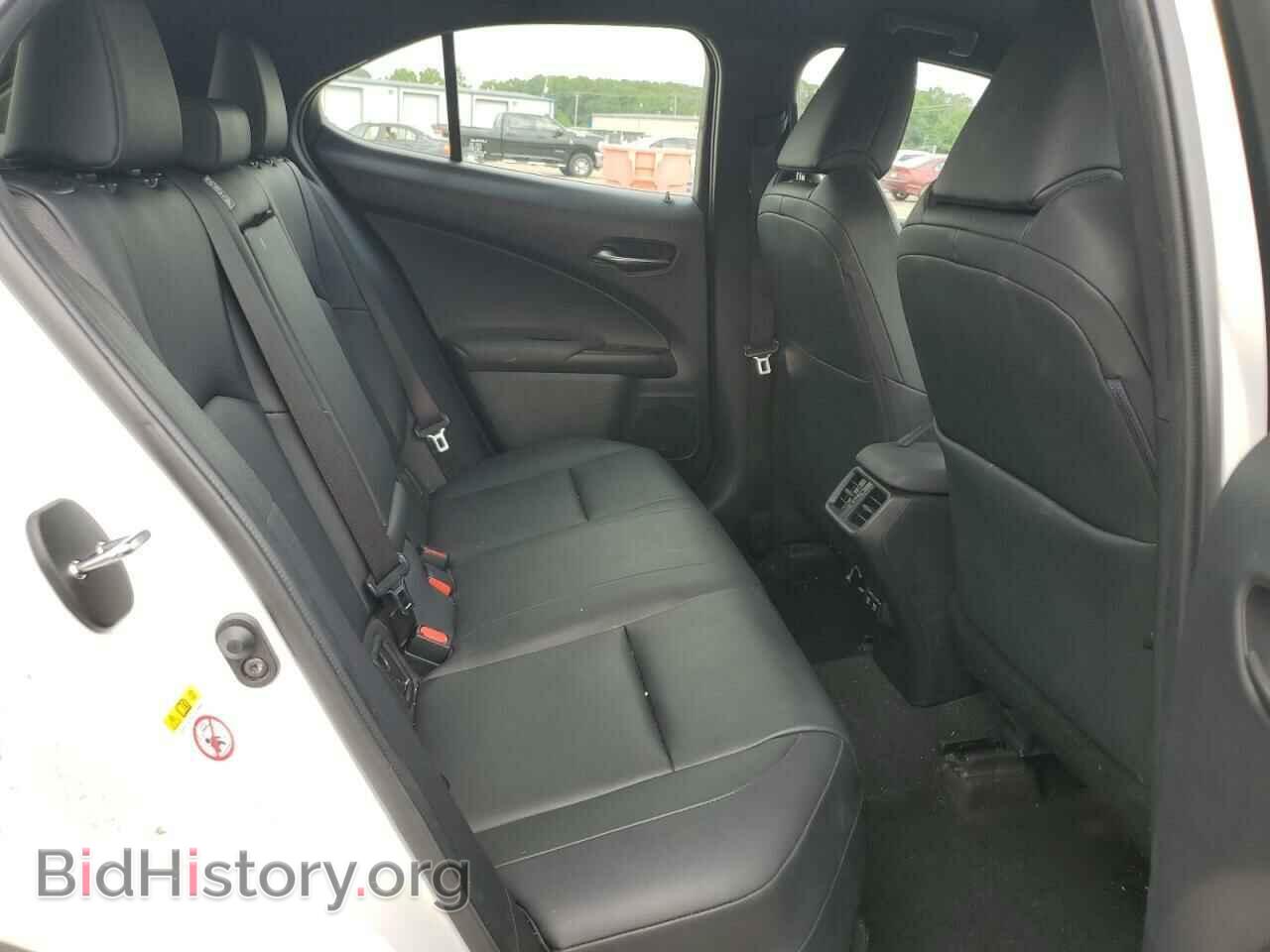2019 LEXUS UX 200 - VIN: JTHY3JBH3K2013236 - Фото 10