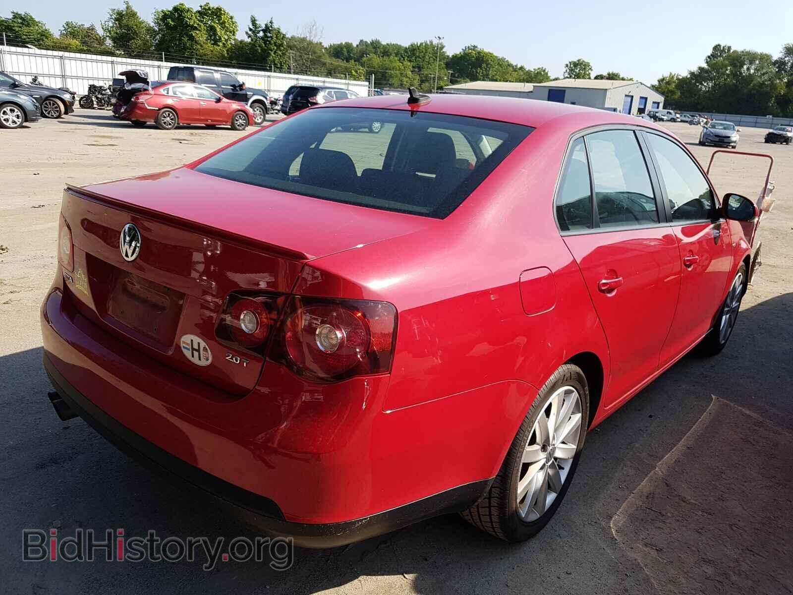 2010 VOLKSWAGEN JETTA - VIN: 3VWRA7AJ4AM100652 - Фото 4